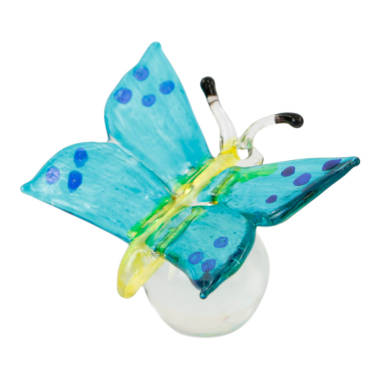 Beeld glas vlinder op bol