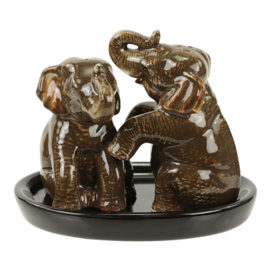 Pepper and salt set ceramic elephant sitting