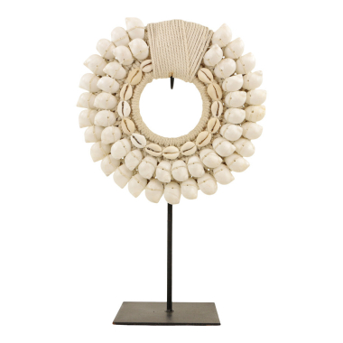 Schelpenketting op standaard Livia