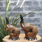 Beeld acaciahout olifant met slurf uitgestrekt S